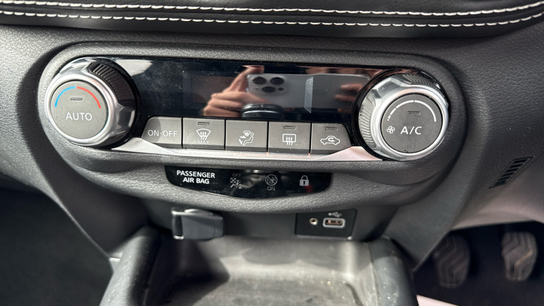 Nissan Juke 1.0 DiG-T 114 N-Connecta 5dr Petrol Hatchback